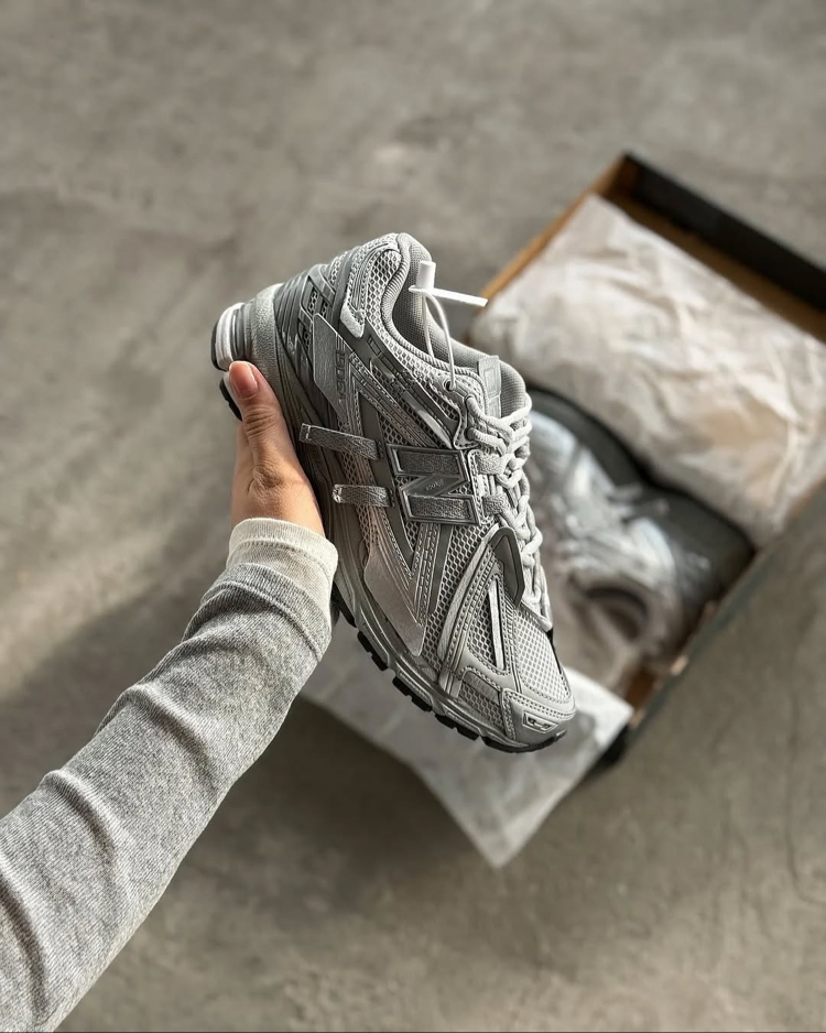 New Balance 1906A Concrete Silver Metallic