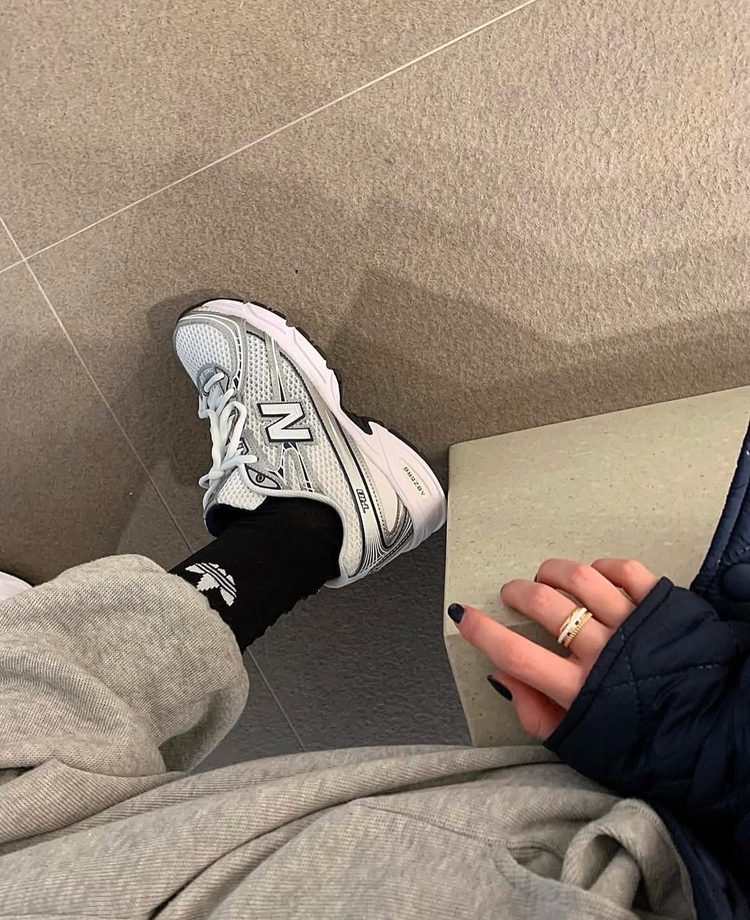 New Balance 740 Navy White