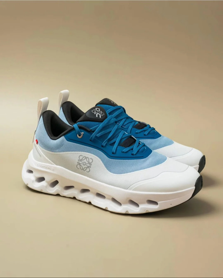 ON RUNNİNG LOEWE X ON CLOUDTILT 2.0 RUNNING SHOES IN BLUE WHITE