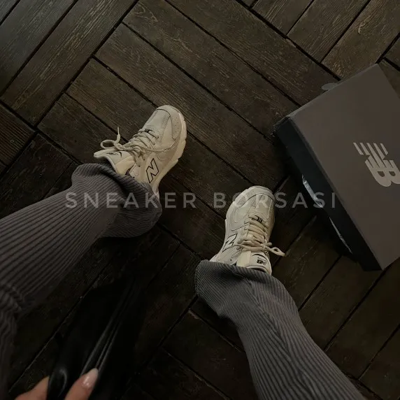 New Balance 530  Cream  Beige 