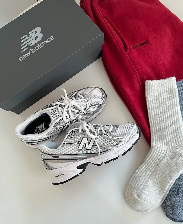 New Balance 740 Navy White