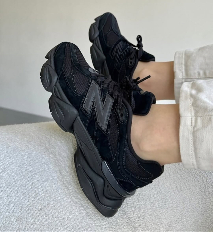 New Balance 9060 Triple Black