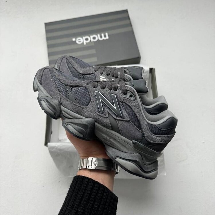 New Balance 9060 Magnet