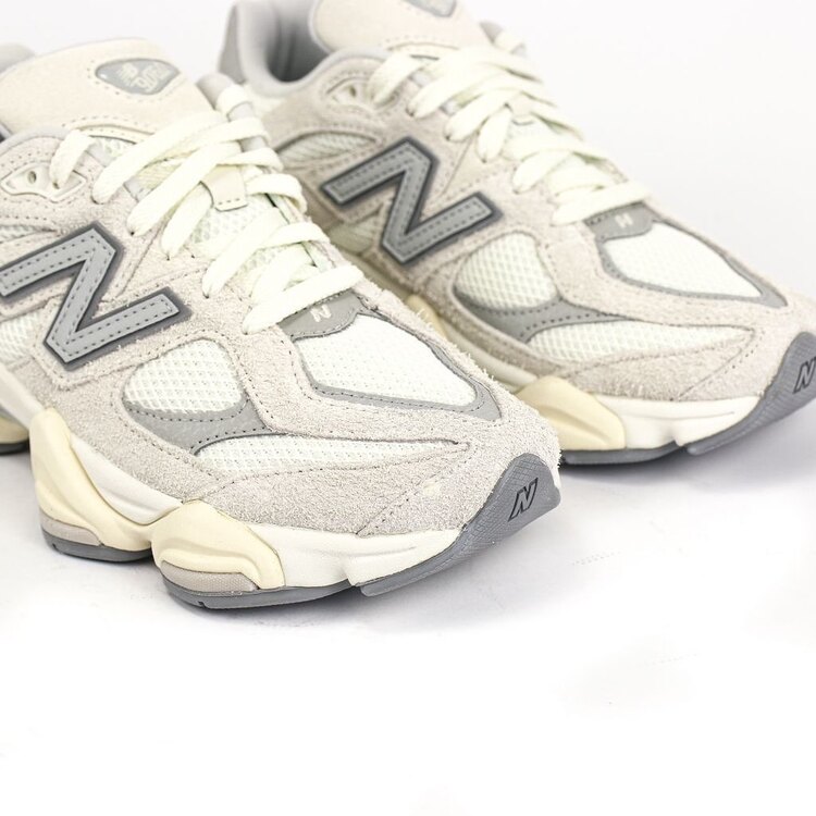 New Balance 9060 Moonbeam Sea Salt