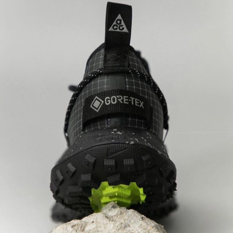 Nike ACG Mountain Fly Low Gore-Tex Dark Smoke Grey