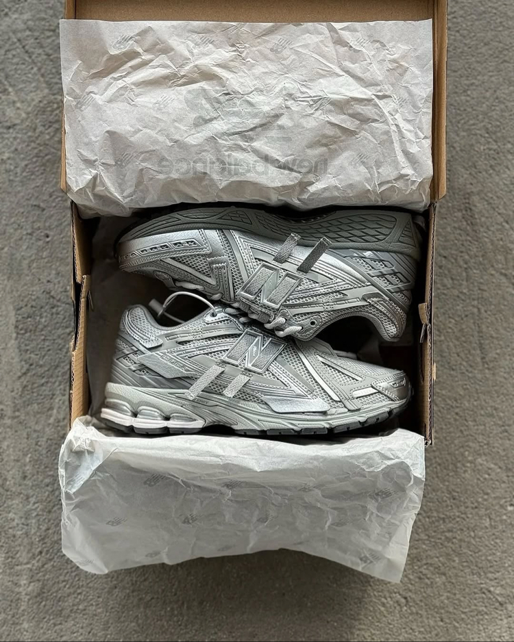 New Balance 1906A Concrete Silver Metallic