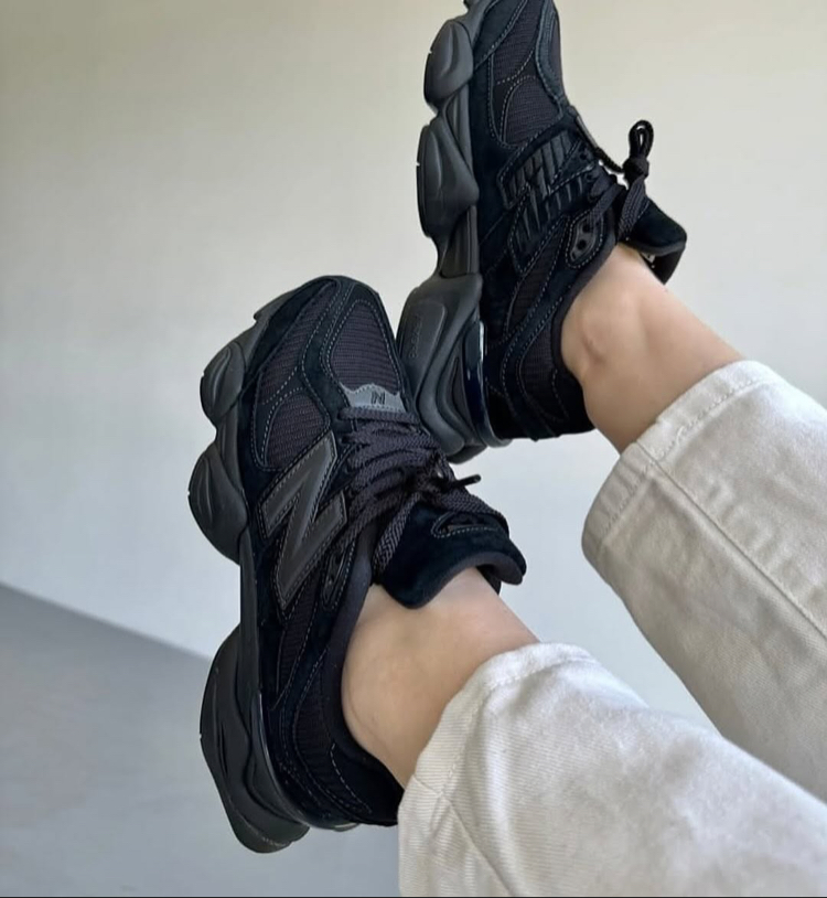 New Balance 9060 Triple Black