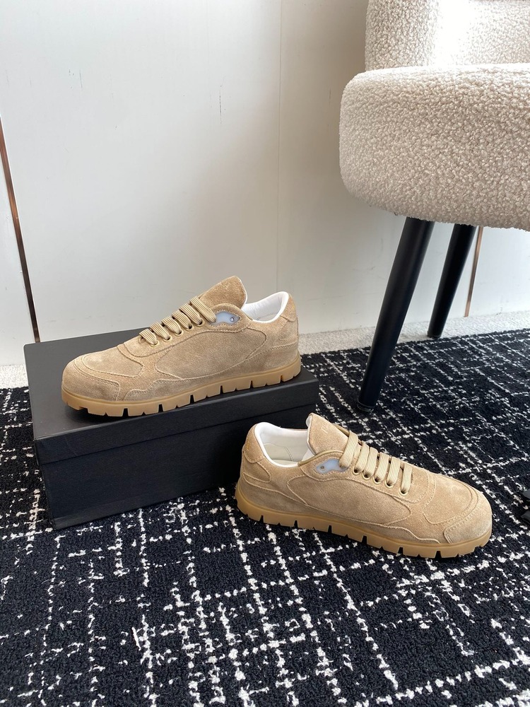 Prada 35/44