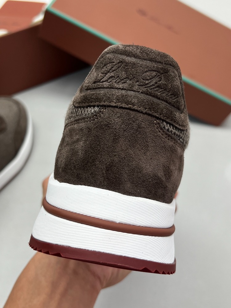 Loro Piana Weekend Walk 39-45