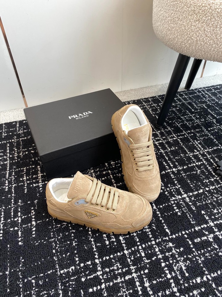 Prada 35/44