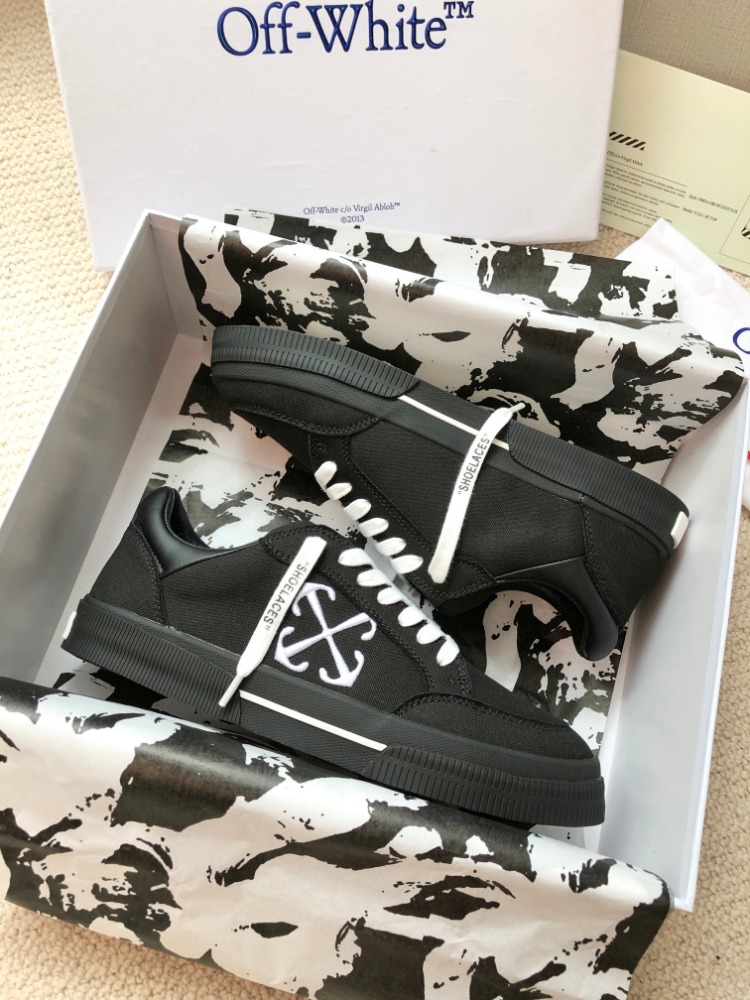 OFF-White Black/White Canvas Vulcanized in BLACK 35-45