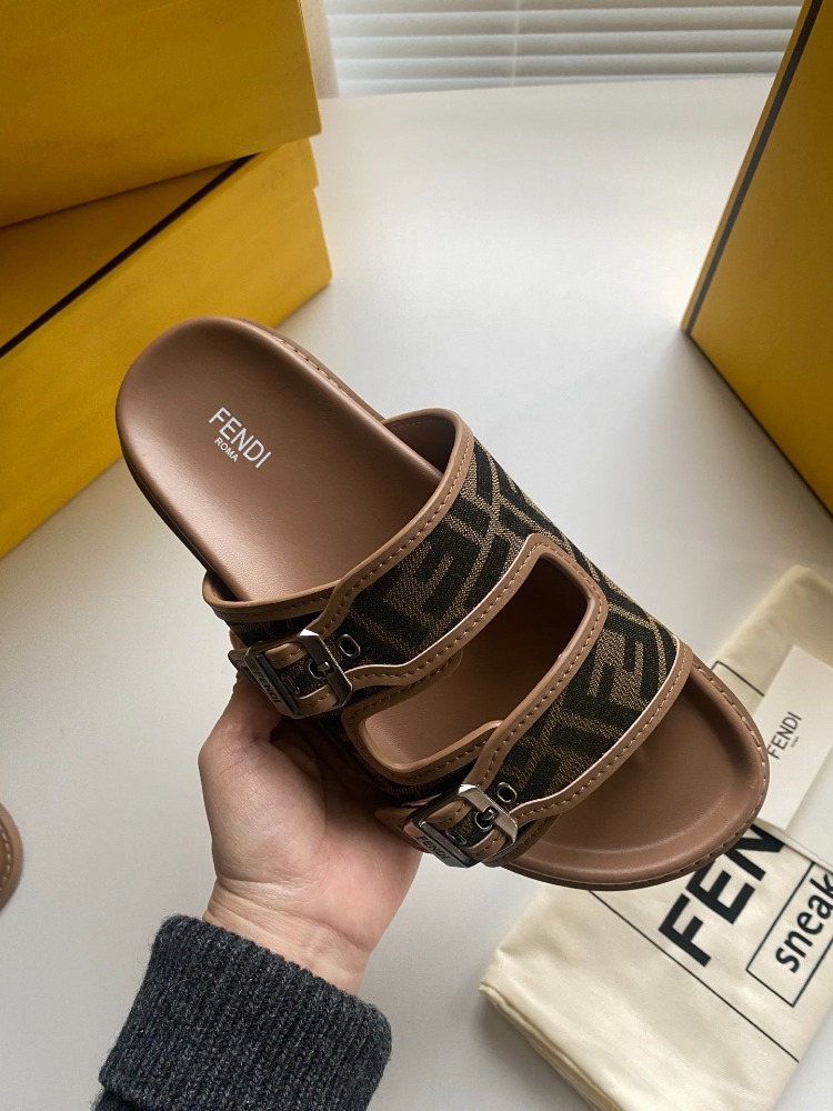 Fendi Feel Sandals Fabric Brown 39-46