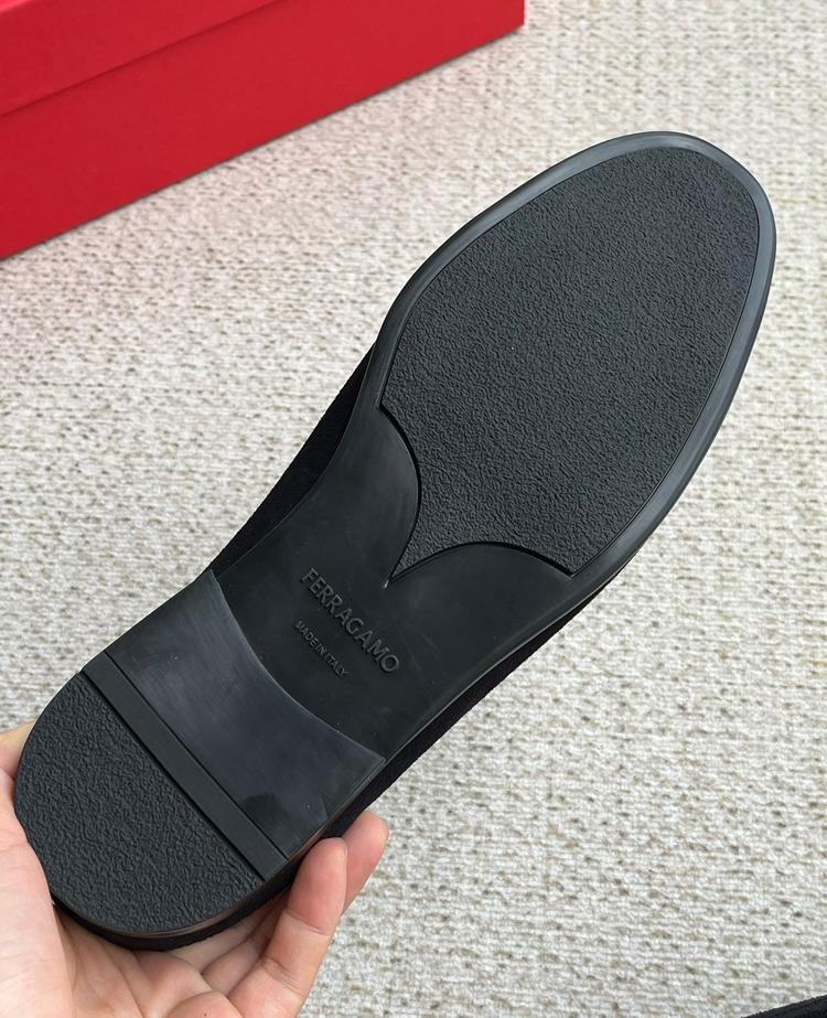 Salvatore Ferragamo 39-44