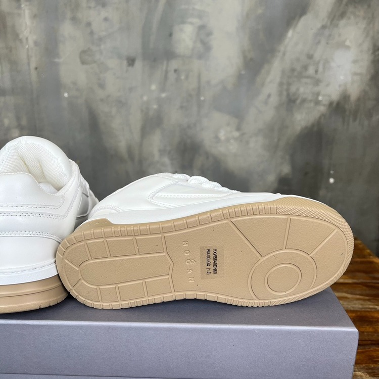 Hogan 35-44