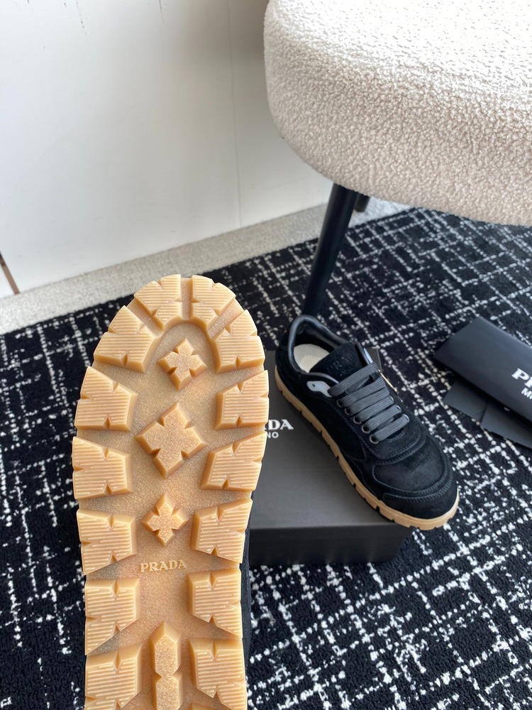 Prada 35/44
