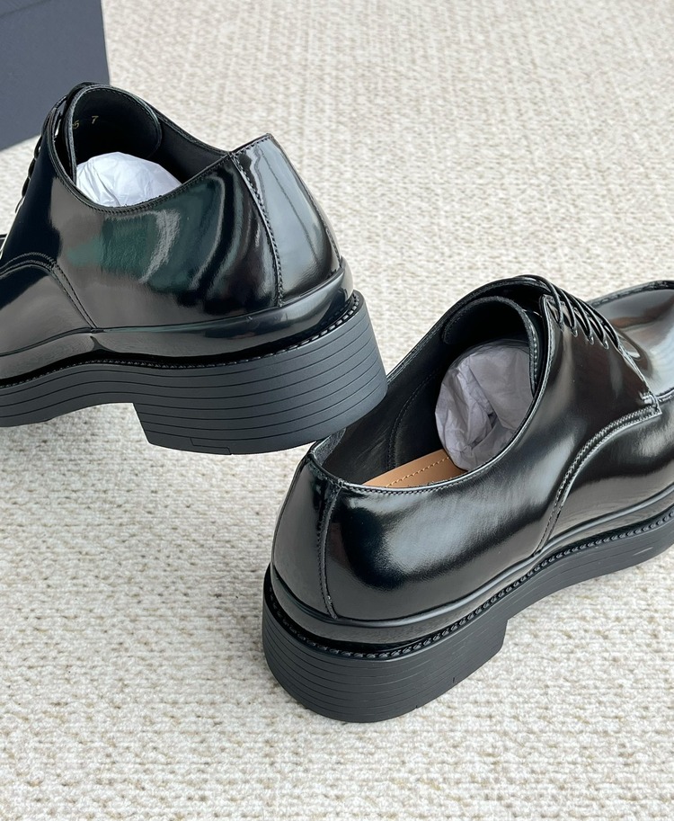 Prada 39/44