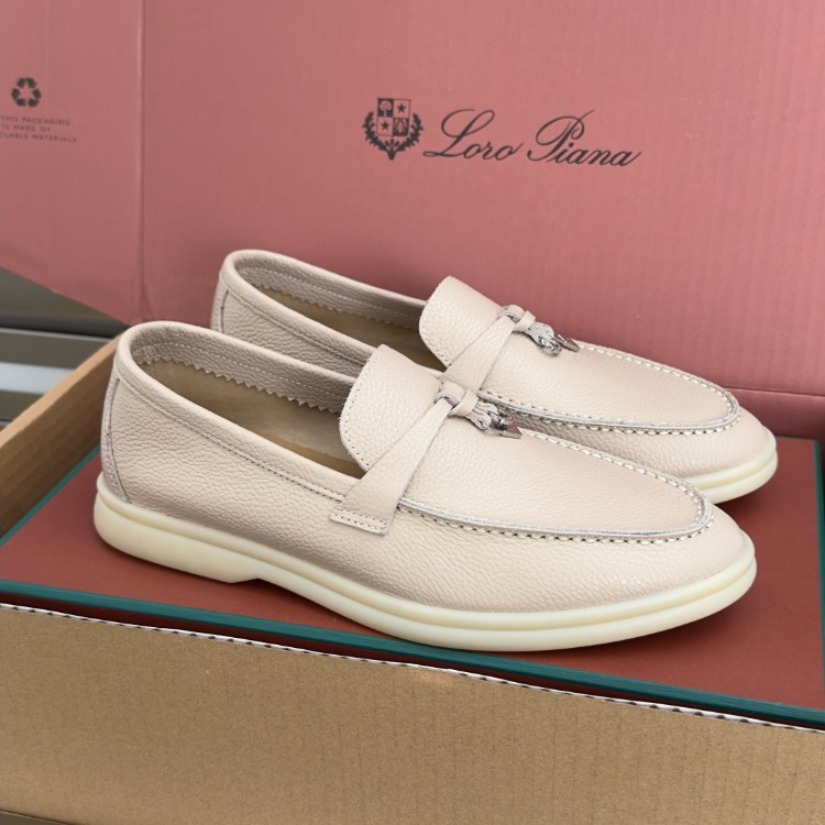 Loro Piana Summer Charms Walk 35-47
