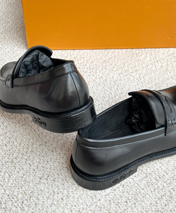 Louis Vuitton 39/45