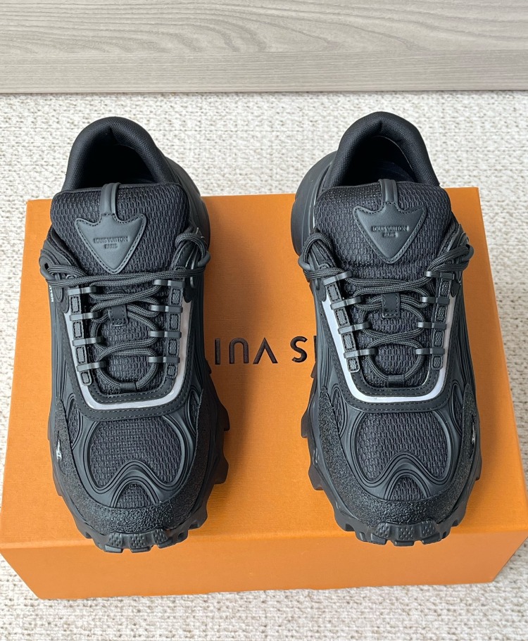 Louis Vuitton Summit Sneaker 38/45