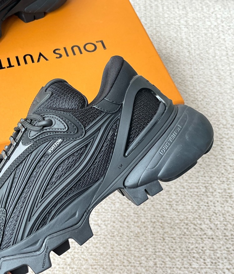 Louis Vuitton Summit Sneaker 38/45