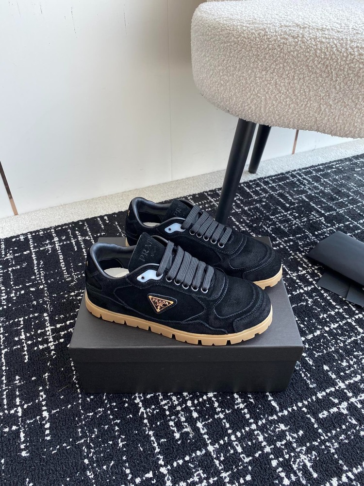 Prada 35/44