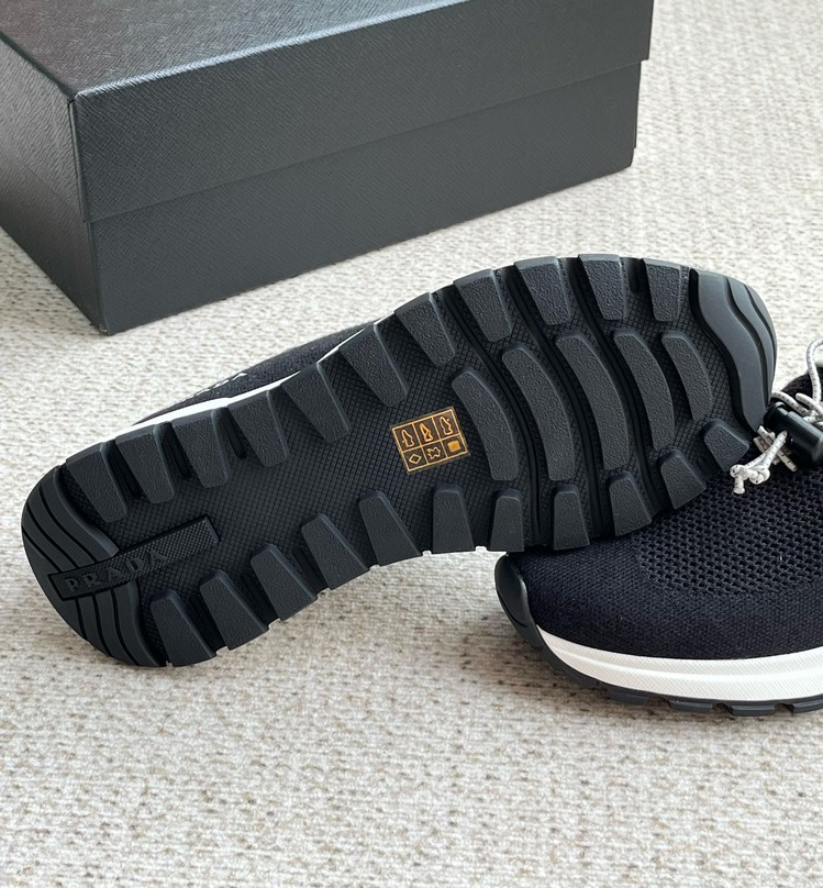 Prada 39/44