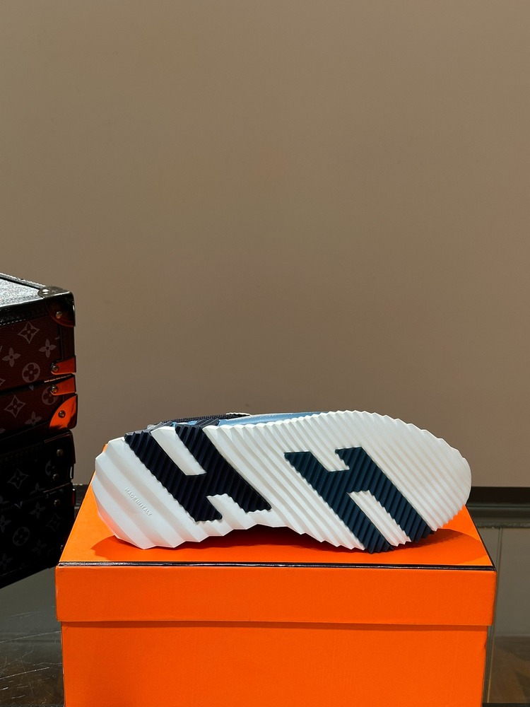 Hermes 38/44