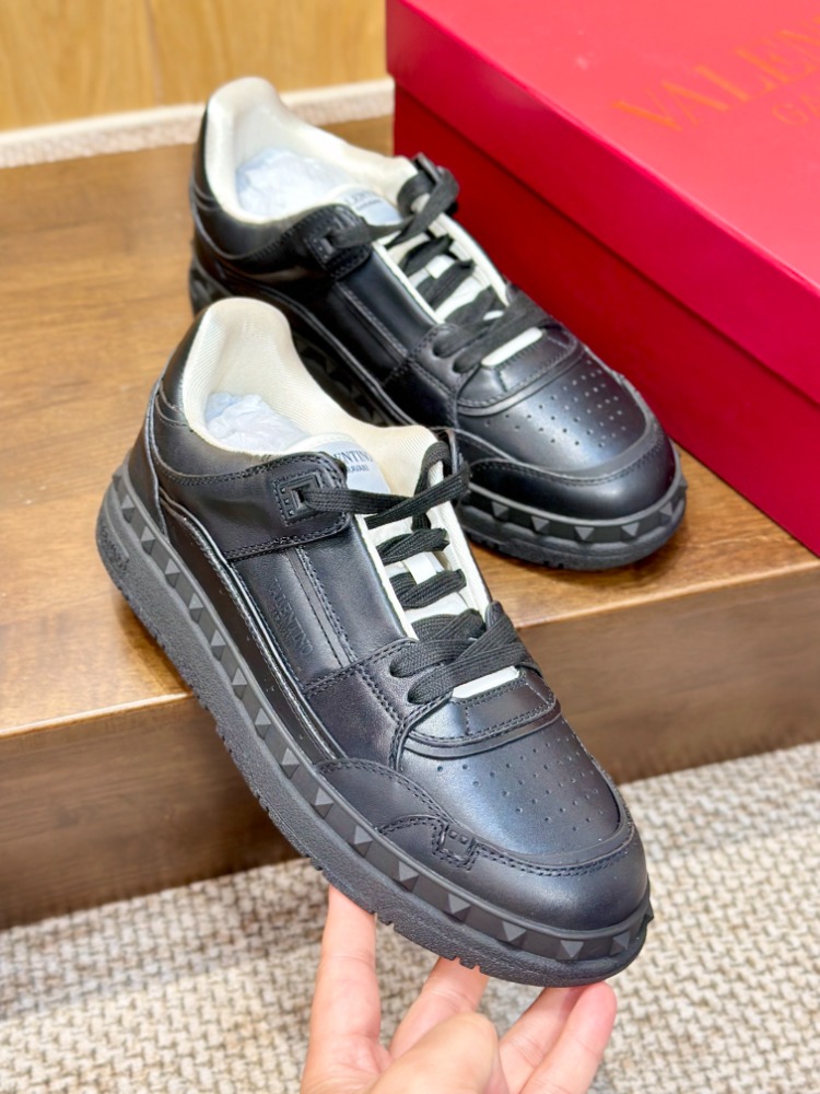 Valentino Garavani Freedots Sneakers 35-45