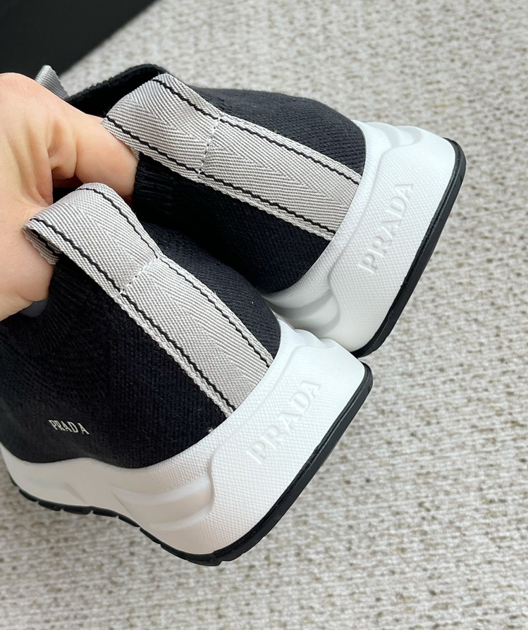 Prada 39/44