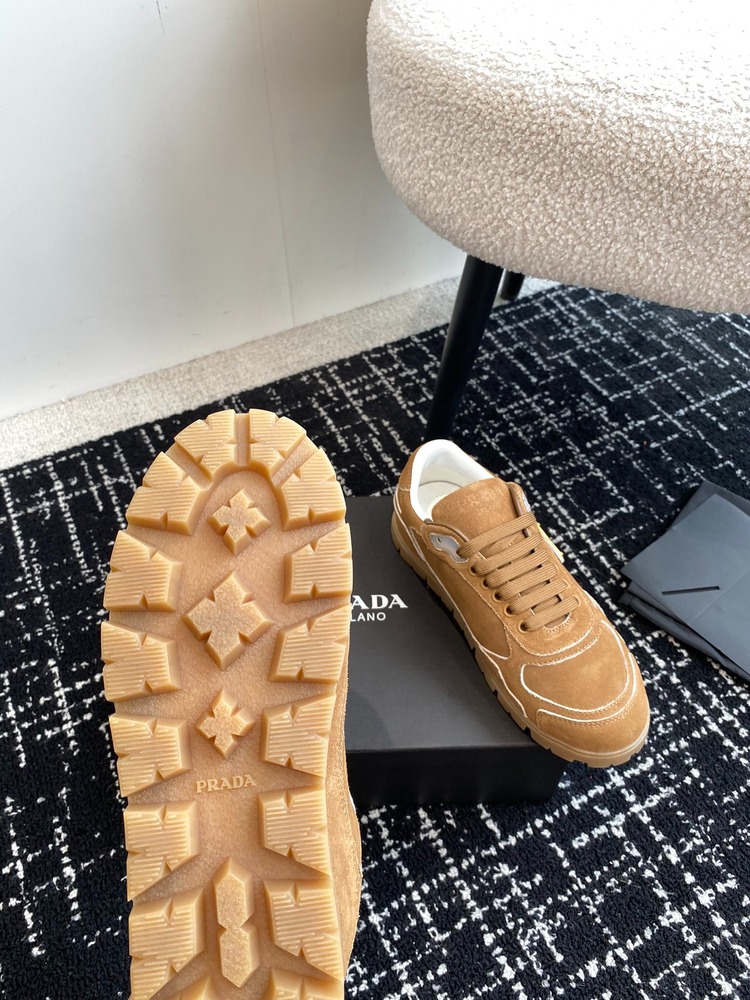 Prada 35/44