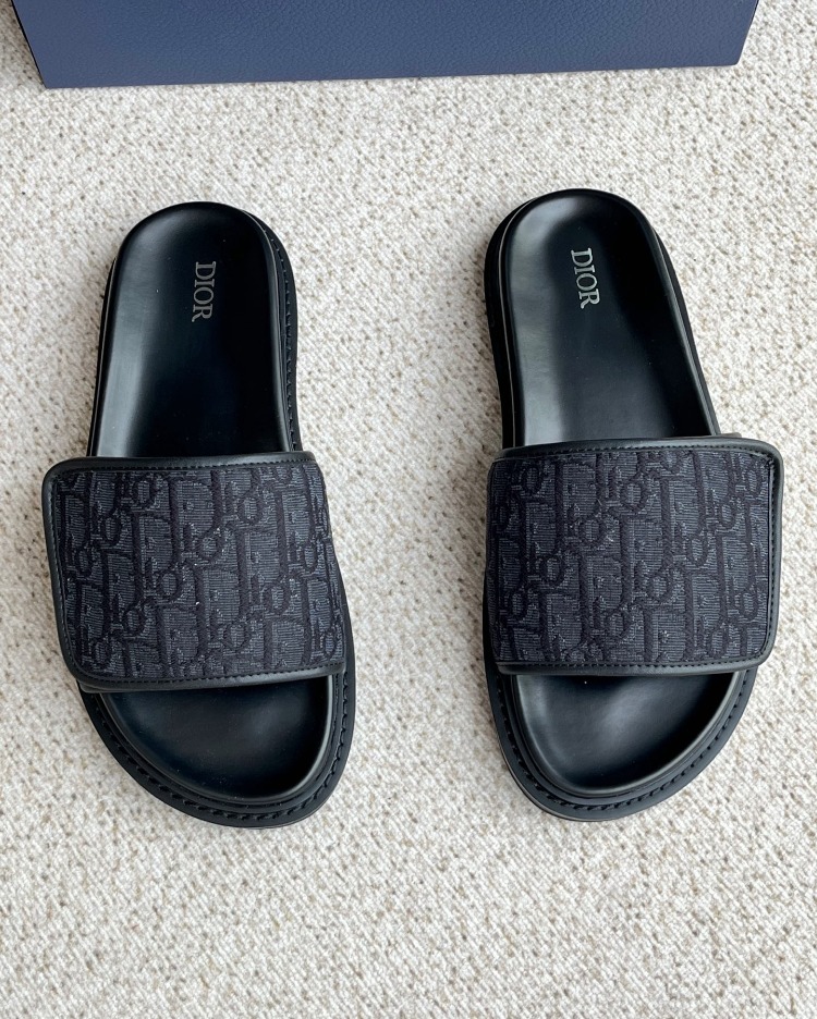 Aqua Sandal Black Oblique Jacquard 38-45