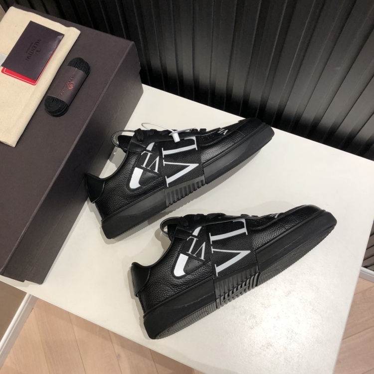 Valentino 39-45