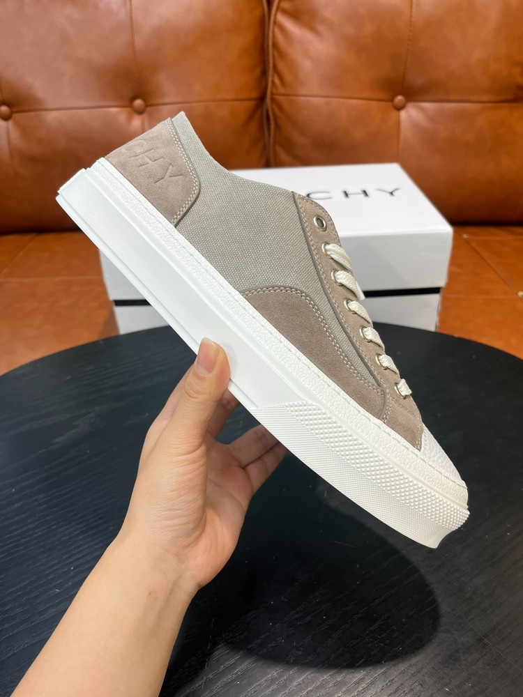 Givenchy 38/45