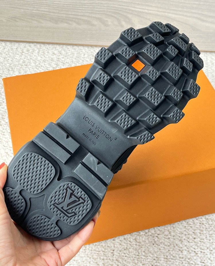 Louis Vuitton Summit Sneaker 38/45