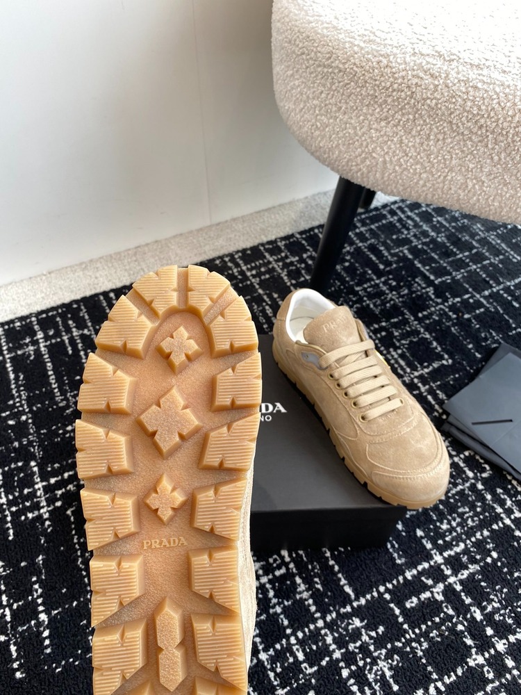 Prada 35/44