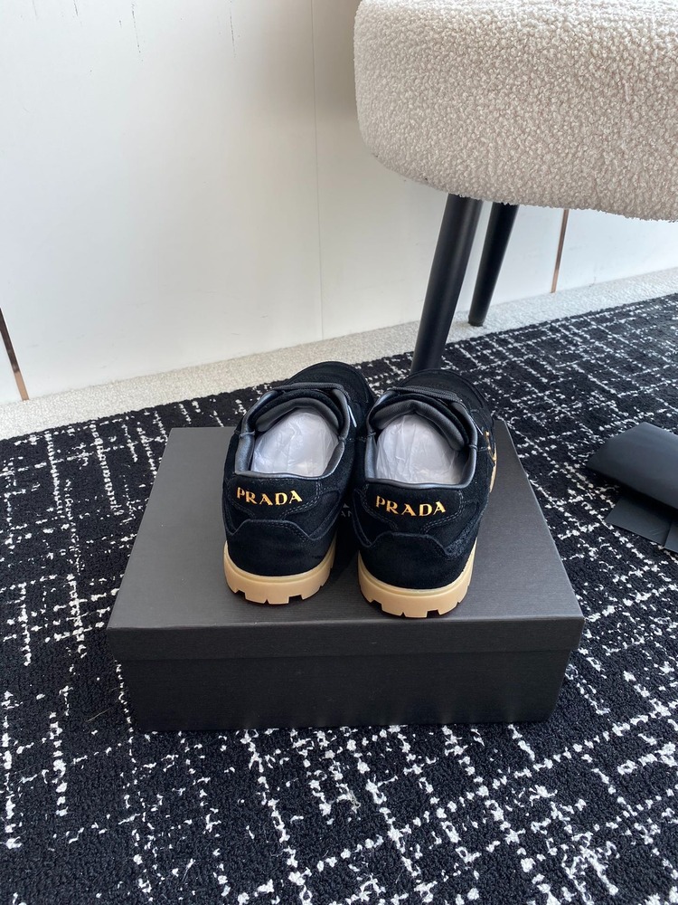 Prada 35/44
