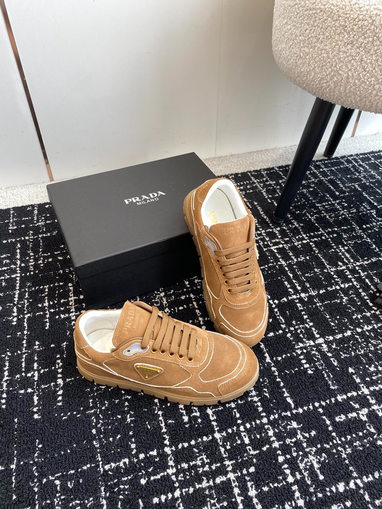 Prada 35/44