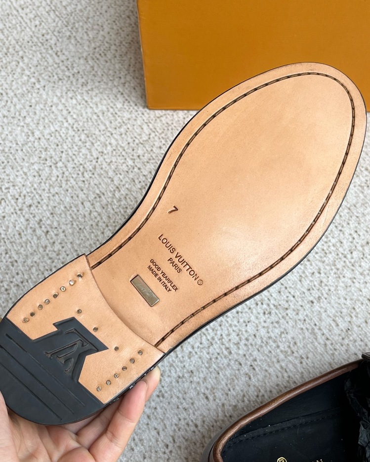 Louis Vuitton 39/45