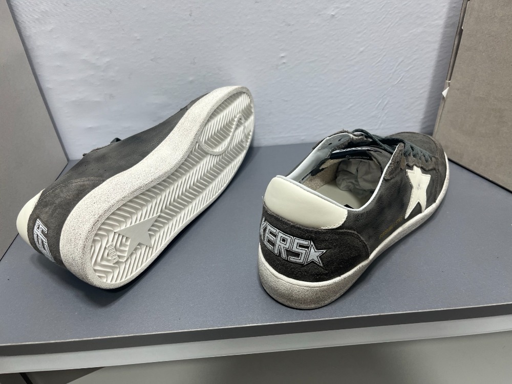 Golden Goose Leather low-top sneakers 35-47