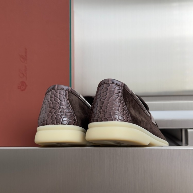 Loro Piana Summer Charms Walk 35-47