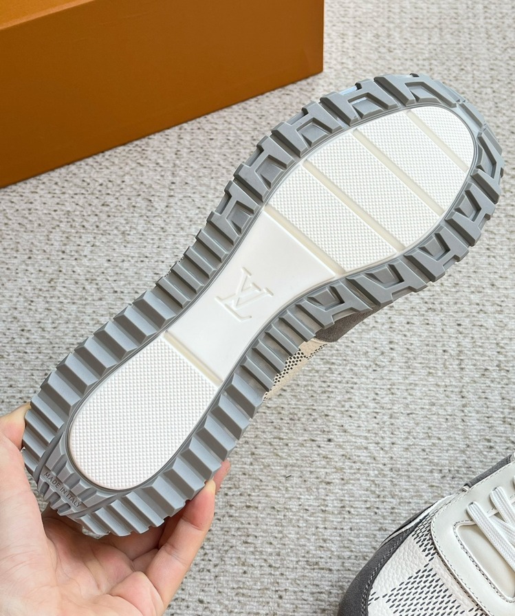 Louis Vuitton 39/44