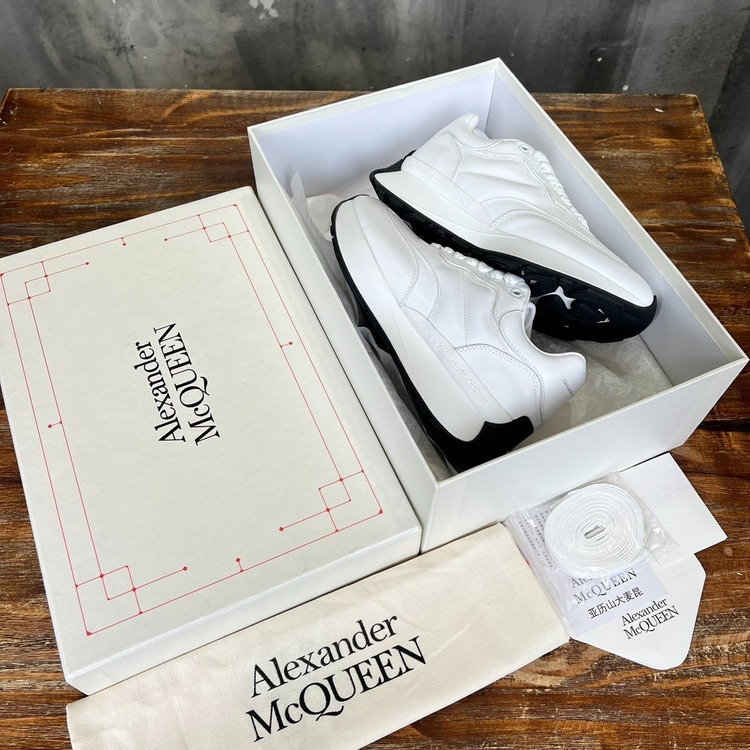 Alexander McQueen 35/45