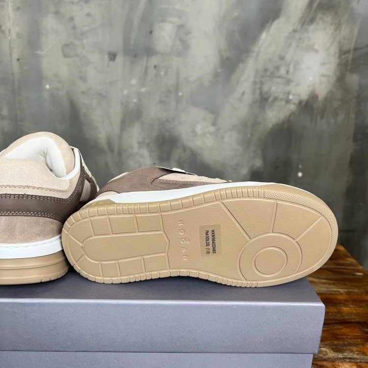 Hogan 35-44