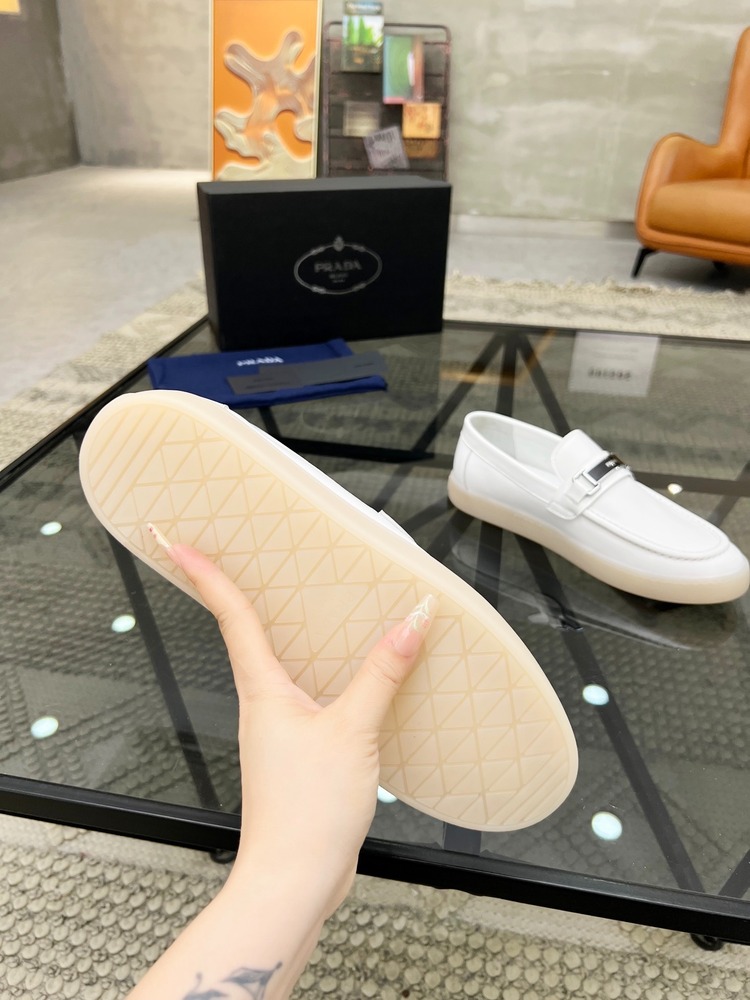 Prada 39/44