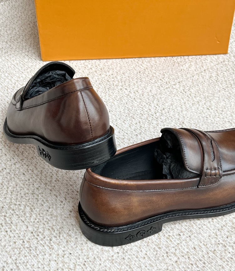 Louis Vuitton 39/45