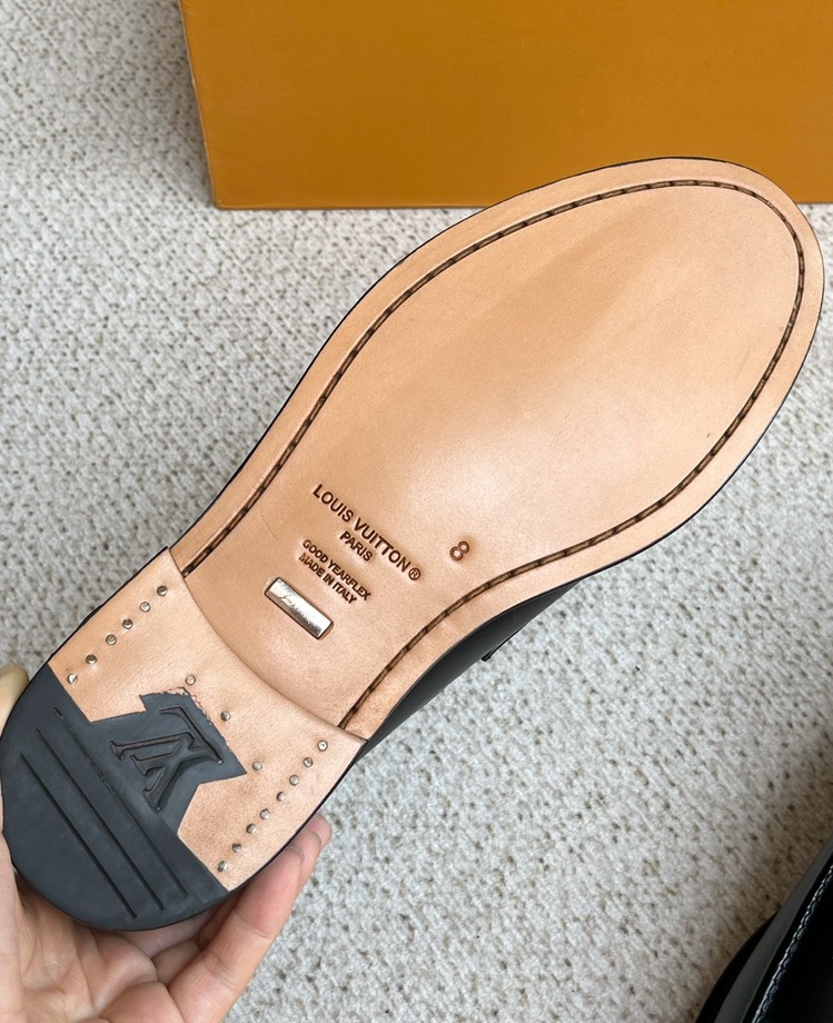 Louis Vuitton 39/45