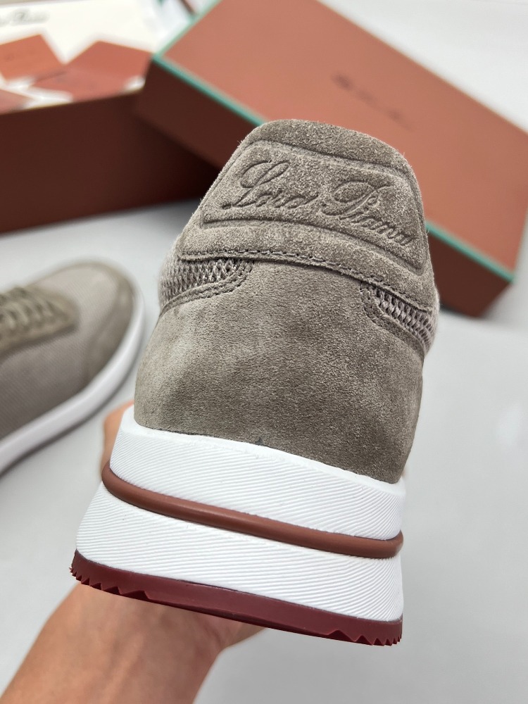 Loro Piana Weekend Walk 39-45