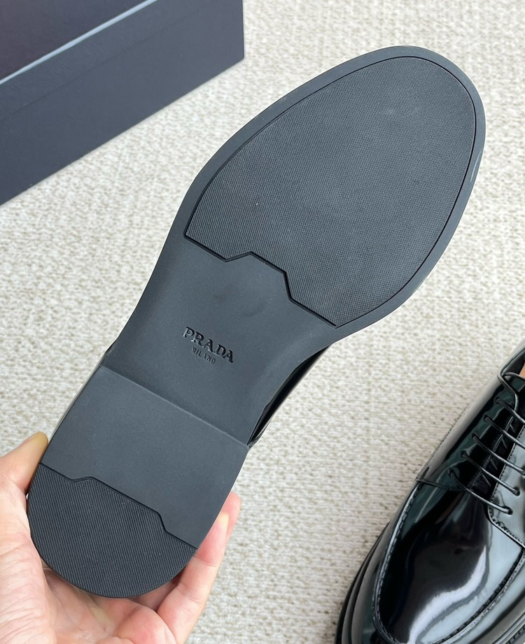 Prada 39/44