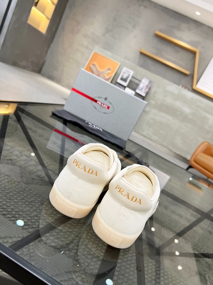 Prada 39/44