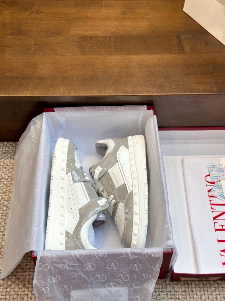 Valentino Garavani Freedots Sneakers 35-45